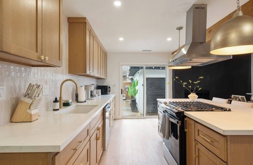 South of Conant House | Heated Pool | 20 Min to Disney | Beach | Game| BBQ