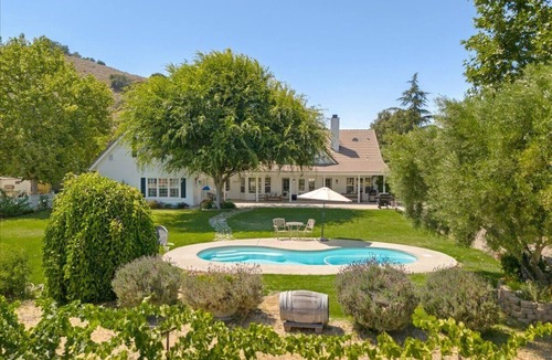 Los Alamos House | Heated pool, walk to restaurants!