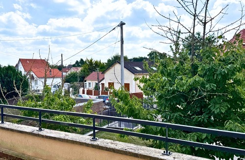 Domont Apartment | HeavenlyHome-Paris-CDG-Stade-de-France-Jardin Cosy For family
