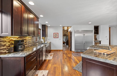 Rapid City House | Heaven’s Gateway – Luxury Retreat with Hot Tub & Sauna