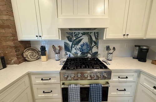 Laurel House | HGTV's Hometown house -Southern Charm 3- only 6 minutes to downtown Laurel!