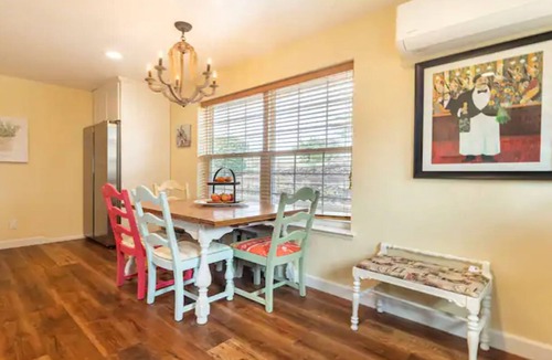 Paso Robles Cottage | Hidden Gem! Rural Location, mins from Paso center. English style farm cottage.