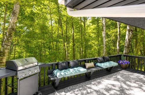 Monroe Bridge House | High-Design Monroe Cabin on 2 Private Acres!