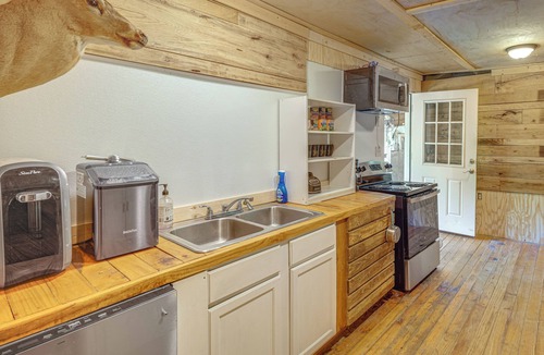 Sontag Cabin | Hike & Fish! 5-Unit Wesson Escape w/Private Beach