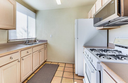 Fallbrook Cottage | Hike, Sip & Explore: Couples Retreat in Fallbrook