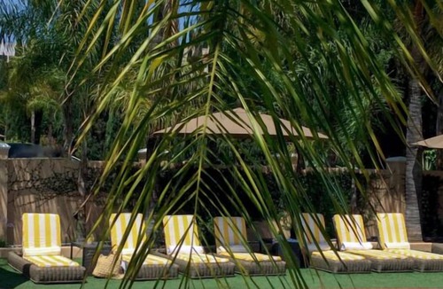 East Hollywood House | Hiking Break at Runyon Canyon Park! 4 Pet-friendly Rooms, Pool, Onsite Parking!