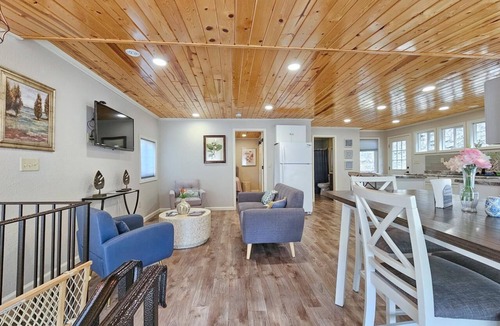 Hill City House | Hill house 2 bedroom, 2 bath house. Walk to downtown Hill City, SD