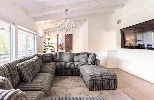 Woodland Hills Apartment | Hillside Hideaway - Private Woodland Hills Canyon Suite