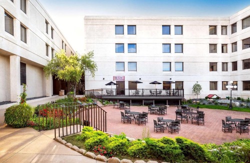 College Avenue Historic District Hotel | Hilton Appleton Paper Valley