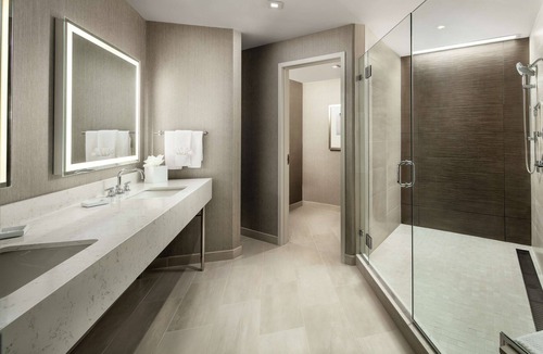 Jeffries Point Hotel | Hilton Boston Logan Airport