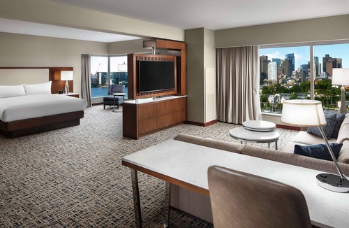 Jeffries Point Hotel | Hilton Boston Logan Airport