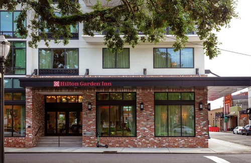 Central Business District Hotel | Hilton Garden Inn Mobile Downtown
