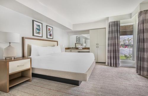 Canyon Corridor Resort | Hilton Vacation Club Palm Canyon Palm Springs
