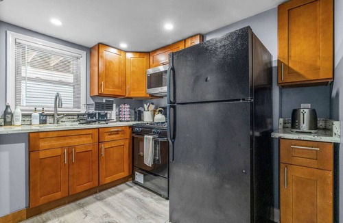 Washington Park Apartment | Historic 2 floor Apt in Boston w/outdoor deck!