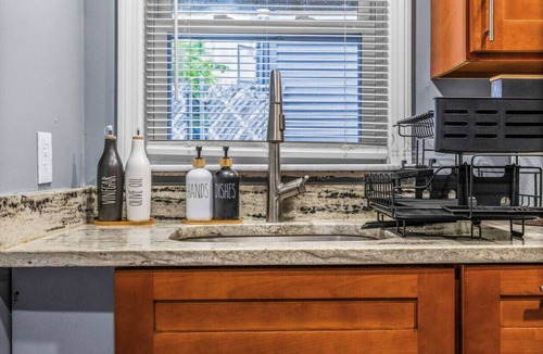 Washington Park Apartment | Historic 2 floor Apt in Boston w/outdoor deck!