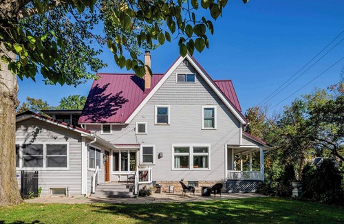 Appleton House | Historic Appleton Mansion-Sleeps 13 & Free Parking