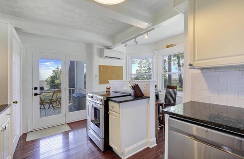 North Beach House | Historic Bayfront Retreat - 4BR - Stunning Chesapeake Views - Sleeps 10