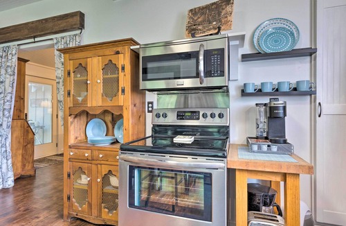 Ocean Springs Cottage | Historic Biloxi Bay Cottage w/Beautiful View