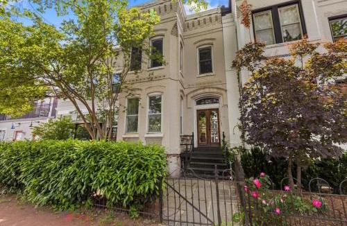 Stanton Park Apartment | Historic Capital Hill Home and Carriage House