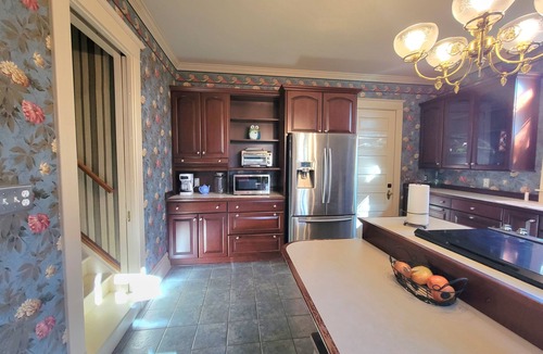 Marshfield House | Historic EM Deming house in Marshfield. 1.7 miles.to Marshfield Clinic.