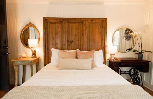Fairhope Apartment | Historic Garden Suite Walk to Bay and Downtown - Suite Two