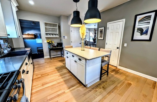 Wausau House | Historic Home w/Large Kitchen-Comfy Beds-Laundry