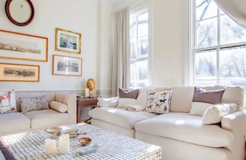 Old Town Alexandria House | Historic Luxe : Carlyle House, King St & GW’s Home