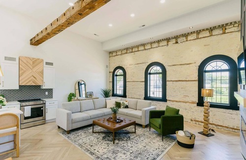 Cross Plains Apartment | Historic Luxury 2-bedroom apartment in Cross Plains, WI