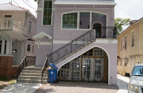 Broadmoor House | Historic New Orleans Home with a View of the New Orleans Skyline