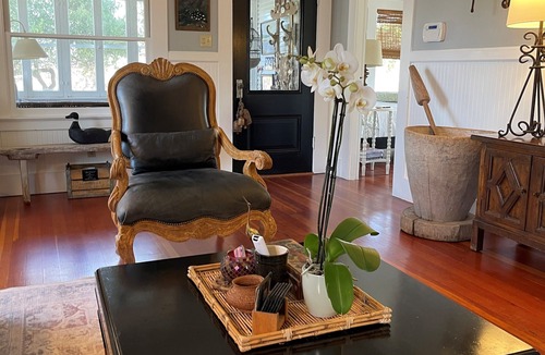 Merced County House | Historic Ranch Retreat. Pool, Pizza Oven & Privacy