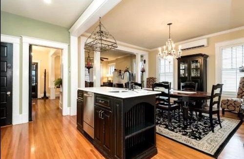 Historic District House | Historic Row Home 1 Block from Gate 1 at USNA