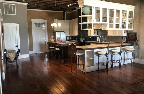 Vicksburg Apartment | Historic Speak Easy Loft with Water Views in Downtown Vicksburg