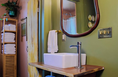 Winterset House | Historic Stone Farm Inn & Venue