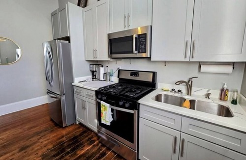 Touro Condo | Historic Uptown 2-bedroom condo New Orleans Mardi Gras