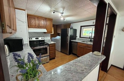 Chesapeake City House | HISTORIC WATERFRONT 2 Bedrooms/4 beds in Chesapeake City with AC