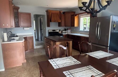 Holcombe House | Holcombe Haven- Lovely 4-bedroom house with AC in charming Holcombe