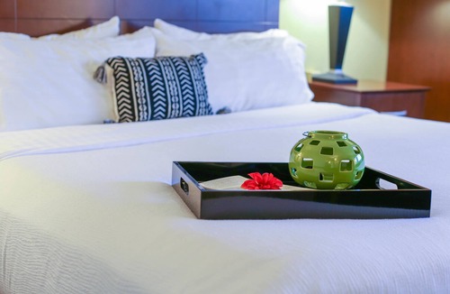 West Bloomington Hotel | Holiday Inn Blmgtn Arpt South - Mall Area by IHG