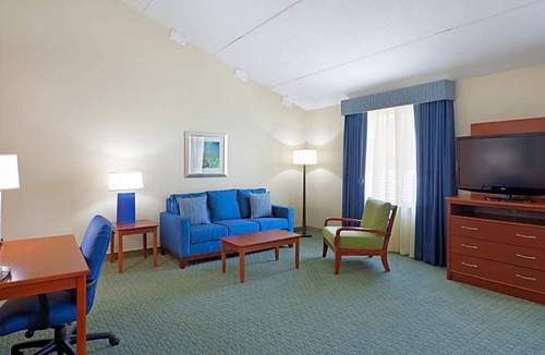 Teaticket Hotel | Holiday Inn Cape Cod-Falmouth, an IHG Hotel