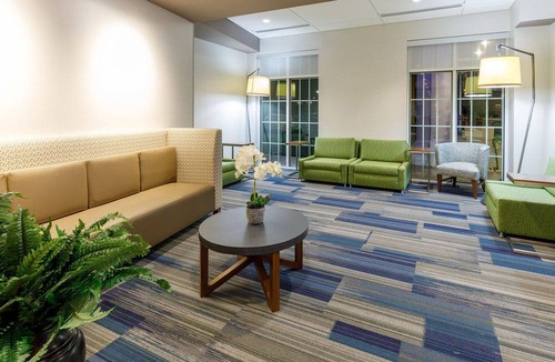 Sturbridge Hotel | Holiday Inn Express & Suites - Sturbridge, an IHG Hotel