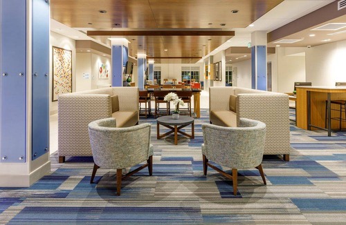 Sturbridge Hotel | Holiday Inn Express & Suites - Sturbridge, an IHG Hotel