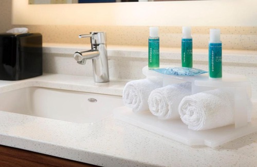 Woburn Hotel | Holiday Inn Express Boston North-Woburn by IHG