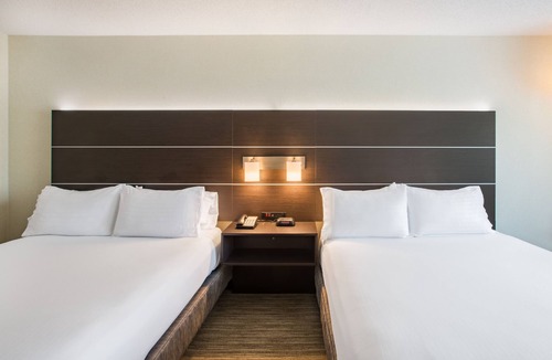 Hudson Hotel | Holiday Inn Express Hotel & Suites Boston-Marlboro by IHG