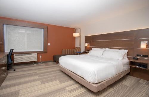 Houghton Hotel | Holiday Inn Express Houghton-Keweenaw by IHG