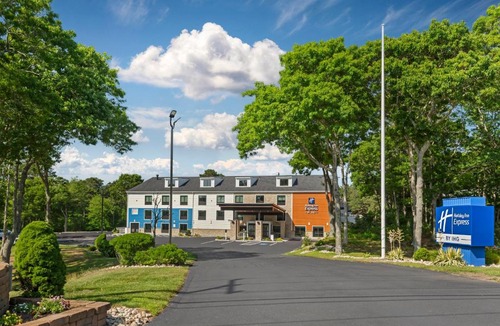 Hyannis Hotel | Holiday Inn Express Hyannis - Cape Cod by IHG
