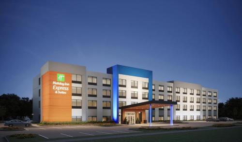 Alexandria Hotel | Holiday Inn Express & Suites Alexandria by IHG