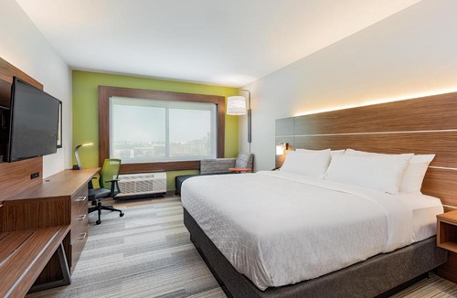 Moreno Valley Hotel | Holiday Inn Express & Suites - Moreno Valley - Riverside by IHG
