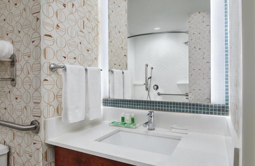 Gulfport Hotel | Holiday Inn - Gulfport-Airport by IHG