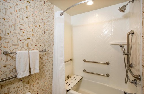 Gulfport Hotel | Holiday Inn - Gulfport-Airport by IHG