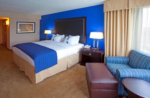 Lakeview Hotel | Holiday Inn Manassas - Battlefield by IHG