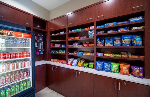 Lakeview Hotel | Holiday Inn Manassas - Battlefield by IHG